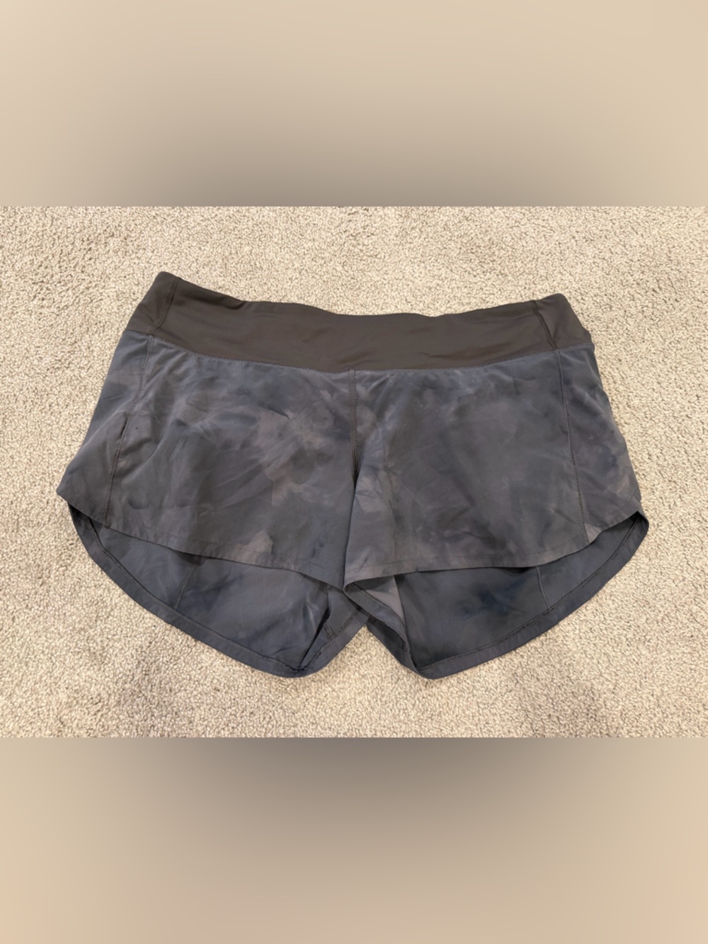 Lululemon Speed Up Mid-Rise Lined Short 4" Diamond Dye Pitch Grey Graphite Grey - Picture 3 of 6